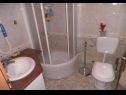 Apartmány Sora - 80 m from sea: A1(2+1), A2(4+2) Preko - Ostrov Ugljan  - Apartmán - A2(4+2): koupelna s WC