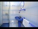 Apartmány More - 600 m from beach: A2(2+3), SA3(2+1), SA4(2+2) Bibinje - Riviera Zadar  - Apartmán - A2(2+3): koupelna s WC
