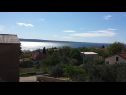 Apartmány Sunny  - sea side terrace & parking: A1(4+1), A2(6+1) Starigrad-Paklenica - Riviera Zadar  - Apartmán - A1(4+1): výhled z terasy