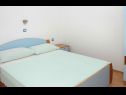 Apartmány VINK - 80 m from beach A2(4), A3(4), A4(4) Vir - Riviera Zadar  - Apartmán - A3(4): ložnice