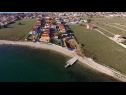 Apartmány Tihana - 200 m from sea: A1(4+1) Vir - Riviera Zadar  - pláž