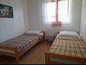 Apartmány Vanja - terrace & BBQ A1(4+2), A2(4+1) Vir - Riviera Zadar  - Apartmán - A2(4+1): ložnice