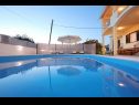 Apartmány Max - luxurious with pool: A1(6+2) Zadar - Riviera Zadar  - bazén
