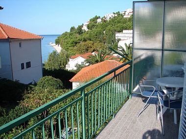 Apartmány Eddie - 80m from the sea A1(4+2), A2(2+1) Baška Voda - Riviera Makarska 