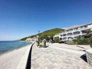 Apartmány Tomo - 10 m from beach: A1(2+2), SA2(2) Zaostrog - Riviera Makarska 