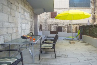 Apartmány Zdrav - with big terrace: A1(4) Split - Riviera Split 