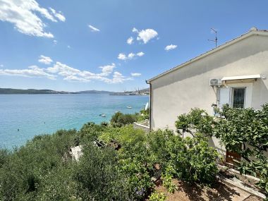Apartmány Mihaela - sea view : A1(5+1), A2(4), SA3(2) Trogir - Riviera Trogir 
