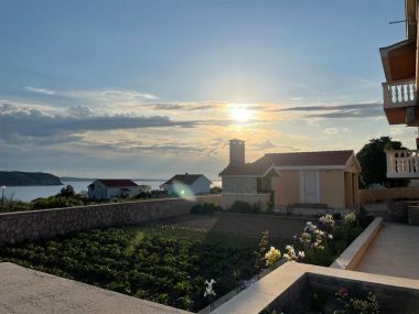 Apartmány Adriatic - with beautiful garden: A1(2), A2(2), A3(2+2) Rtina - Riviera Zadar 