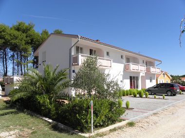 Apartmány VINK - 80 m from beach A2(4), A3(4), A4(4) Vir - Riviera Zadar 