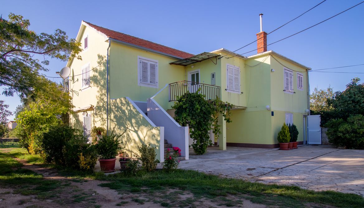 Apartmány Mir - family apartments with garden terrace A1(4), A2(2) Zaton (Zadar) - Riviera Zadar 