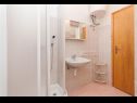 Apartmány Zri - low-cost and spacious: A1(6+2) Biograd - Riviera Biograd  - Apartmán - A1(6+2): koupelna s WC