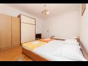 Apartmány Zri - low-cost and spacious: A1(6+2) Biograd - Riviera Biograd  - Apartmán - A1(6+2): ložnice