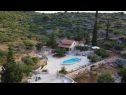 Prázdninový dům/vila Nave - private pool: H(4+1) Postira - Ostrov Brač  - Chorvatsko  - pohled (dům a okolí)