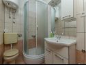 Apartmány Silvana - economy apartments : A1(4), A3(2+1), A2(2) Supetar - Ostrov Brač  - Apartmán - A3(2+1): koupelna s WC