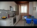 Apartmány Adel - 70 m from beach: A1(4), A2(3+2), SA3(2), A4(4+2) Supetar - Ostrov Brač  - Apartmán - A1(4): kuchyně