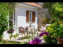Apartmány Stone garden - cosy and comfy : A1(4), A2(2) Supetar - Ostrov Brač  - Apartmán - A2(2): zahradní terasa