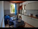 Apartmány Mar - 50 m from beach: A1(4+1), A2(4+1), A3(4+1) Sutivan - Ostrov Brač  - Apartmán - A1(4+1): kuchyně a jídelna
