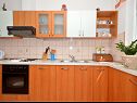 Apartmány Aurelija - 20 m from beach: A1(4+2), A2(4), A3(2+2) Arbanija - Ostrov Čiovo  - Apartmán - A1(4+2): kuchyně