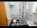 Apartmány Bela2 - great location A1 B1(4), A2 C1(4), A3 D1(4+1) Mastrinka - Ostrov Čiovo  - Apartmán - A1 B1(4): koupelna s WC