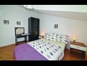 Apartmány Hazi 1 - 150m from sea: A1 Trogir(4+2), A2 Mastrinka(4+2) Mastrinka - Ostrov Čiovo  - Apartmán - A2 Mastrinka(4+2): ložnice