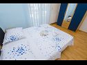 Apartmány Ljuba - nice garden: A2(4+1) Plavi, A4(8+1), A1(2+2) Okrug Gornji - Ostrov Čiovo  - Apartmán - A2(4+1) Plavi: ložnice