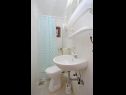Apartmány Dane - 30m from the sea: A1(4+1), A2(4+1), A3(3+2), A4(2+3) Okrug Gornji - Ostrov Čiovo  - Apartmán - A3(3+2): koupelna s WC
