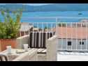 Apartmány Bozo - amazing terrace and sea view: A1(4) Okrug Gornji - Ostrov Čiovo  - výhled  na moře (dům a okolí)