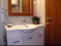 Apartmány Aurelius - relaxing with gorgeous view A1 Luce (4+2), A2 Marin(2+2), A3 Maja(4+2), A4 Duje(2+2) Okrug Gornji - Ostrov Čiovo  - Apartmán - A1 Luce (4+2): koupelna s WC
