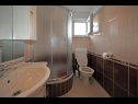 Apartmány Mihovilovic - 50 m from beach: A1(4), A2(6+1), A3(4+2), A4(2+1) Slatine - Ostrov Čiovo  - Apartmán - A4(2+1): koupelna s WC