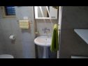 Apartmány Griv - close to the sea: A1(4), SA3(2), A2(2) Valun - Ostrov Cres  - Apartmán - A1(4): koupelna s WC