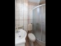 Apartmány Kari A5(4) , SA1(2), SA2(2), SA3(2), SA4(2)  Crikvenica - Riviera Crikvenica  - Studio apartmán - SA1(2): koupelna s WC