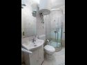 Apartmány Kari A5(4) , SA1(2), SA2(2), SA3(2), SA4(2)  Crikvenica - Riviera Crikvenica  - Studio apartmán - SA4(2) : koupelna s WC
