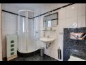 Apartmány Miro SA1(2), SA3(2), A2 Maisonette(2+2), A4(6+2), A5(6+2)  Crikvenica - Riviera Crikvenica  - Studio apartmán - SA1(2): koupelna s WC