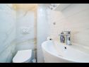 Apartmány a pokoje Bari - 10 km from airport: A1(2), A2(2), R2(2), R3(2), R4(2) Kupari - Riviera Dubrovnik  - Pokoj - R2(2): koupelna s WC