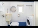 Apartmány Robi 1 - sea view: A1 sea view(4+1) Ližnjan - Istrie  - Apartmán - A1 sea view(4+1): koupelna s WC
