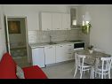 Apartmány Robert - 5m from the sea: A1(2+1), A2(4+2) Brna - Ostrov Korčula  - Apartmán - A1(2+1): kuchyně a jídelna