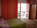 Apartmány Eddie - 80m from the sea A1(4+2), A2(2+1) Baška Voda - Riviera Makarska  - Apartmán - A1(4+2): ložnice