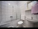 Apartmány Robert - sea view : A1(4+1), A2(4+2) Brela - Riviera Makarska  - Apartmán - A2(4+2): koupelna s WC