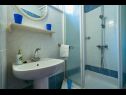 Apartmány Lovre - close to the sea : A1(6), A2(4+1) prizemlje, A3(5) Brela - Riviera Makarska  - Apartmán - A3(5): koupelna s WC