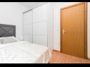Apartmány Ivi - 100 m from pebble beach: A1(2+2), A2(2+2), A3(2+2), A4(4+4), A5(2+2) Drašnice - Riviera Makarska  - Apartmán - A4(4+4): ložnice
