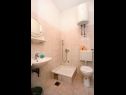 Apartmány Sunny - quiet and relaxing A1(2+2), A2(2+1) Makarska - Riviera Makarska  - Apartmán - A2(2+1): koupelna s WC