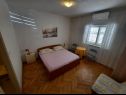 Apartmány Željko - spacious and affordable A1(6+2), SA2(2), SA3(2), SA4(2+1) Makarska - Riviera Makarska  - Apartmán - A1(6+2): ložnice