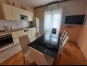 Apartmány Željko - spacious and affordable A1(6+2), SA2(2), SA3(2), SA4(2+1) Makarska - Riviera Makarska  - Apartmán - A1(6+2): kuchyně a jídelna