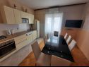 Apartmány Željko - spacious and affordable A1(6+2), SA2(2), SA3(2), SA4(2+1) Makarska - Riviera Makarska  - Apartmán - A1(6+2): kuchyně a jídelna
