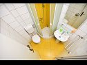 Apartmány Zrine - comfortable with a balcony: A1(2+2) Makarska - Riviera Makarska  - Apartmán - A1(2+2): koupelna s WC