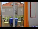 Apartmány Ivi - big parking and courtyard SA2(3), SA4(2+1), SA3(2+1), SA5(2+1), SA6(2+1) Makarska - Riviera Makarska  - Studio apartmán - SA2(3): terasa