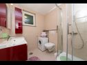 Apartmány Palmina - comfort apartment: A1 veliki (6),  A2 žuti (4+1), A3 lila (2), SA4 bijeli (2) Makarska - Riviera Makarska  - Studio apartmán - SA4 bijeli (2): koupelna s WC