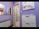 Apartmány Palmina - comfort apartment: A1 veliki (6),  A2 žuti (4+1), A3 lila (2), SA4 bijeli (2) Makarska - Riviera Makarska  - Studio apartmán - SA4 bijeli (2): chodník