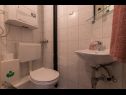 Apartmány Josi - great view: A1(4+2) Makarska - Riviera Makarska  - Apartmán - A1(4+2): koupelna s WC