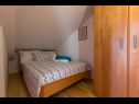 Apartmány Duki - sea view: A1(4+1), A2(3+2) Makarska - Riviera Makarska  - Apartmán - A1(4+1): ložnice